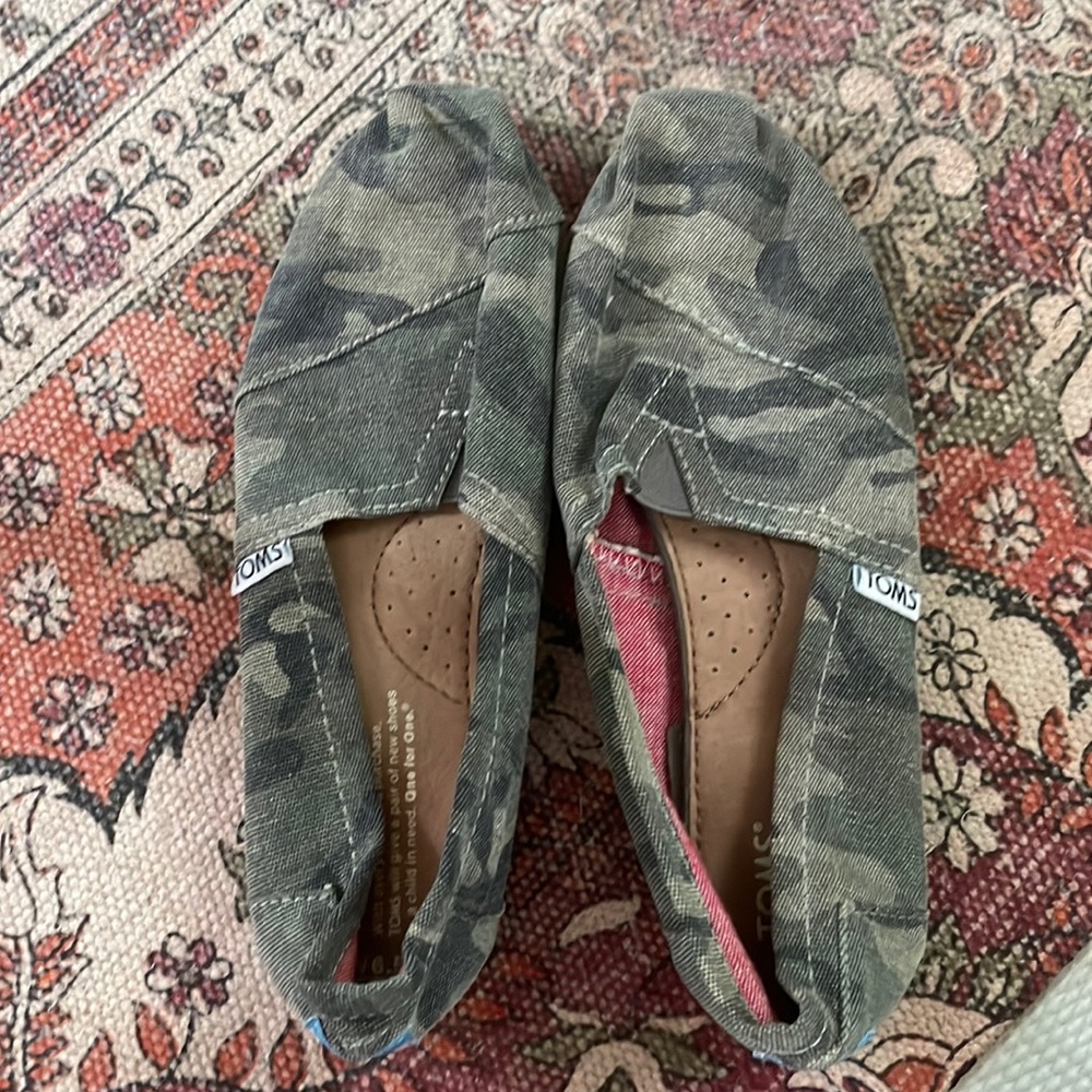 Camo Toms